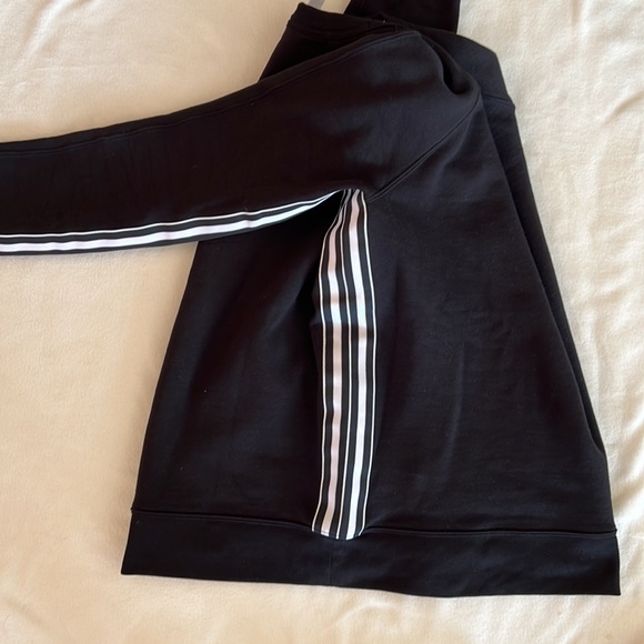 Athleta 24/7 Black With White Stripes Crew Sweatshirt Size Small Tall - Picture 9 of 10